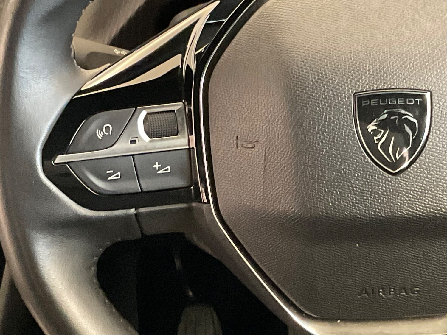 Used Peugeot 2008 2023 for sale - 76276634: Photo 16