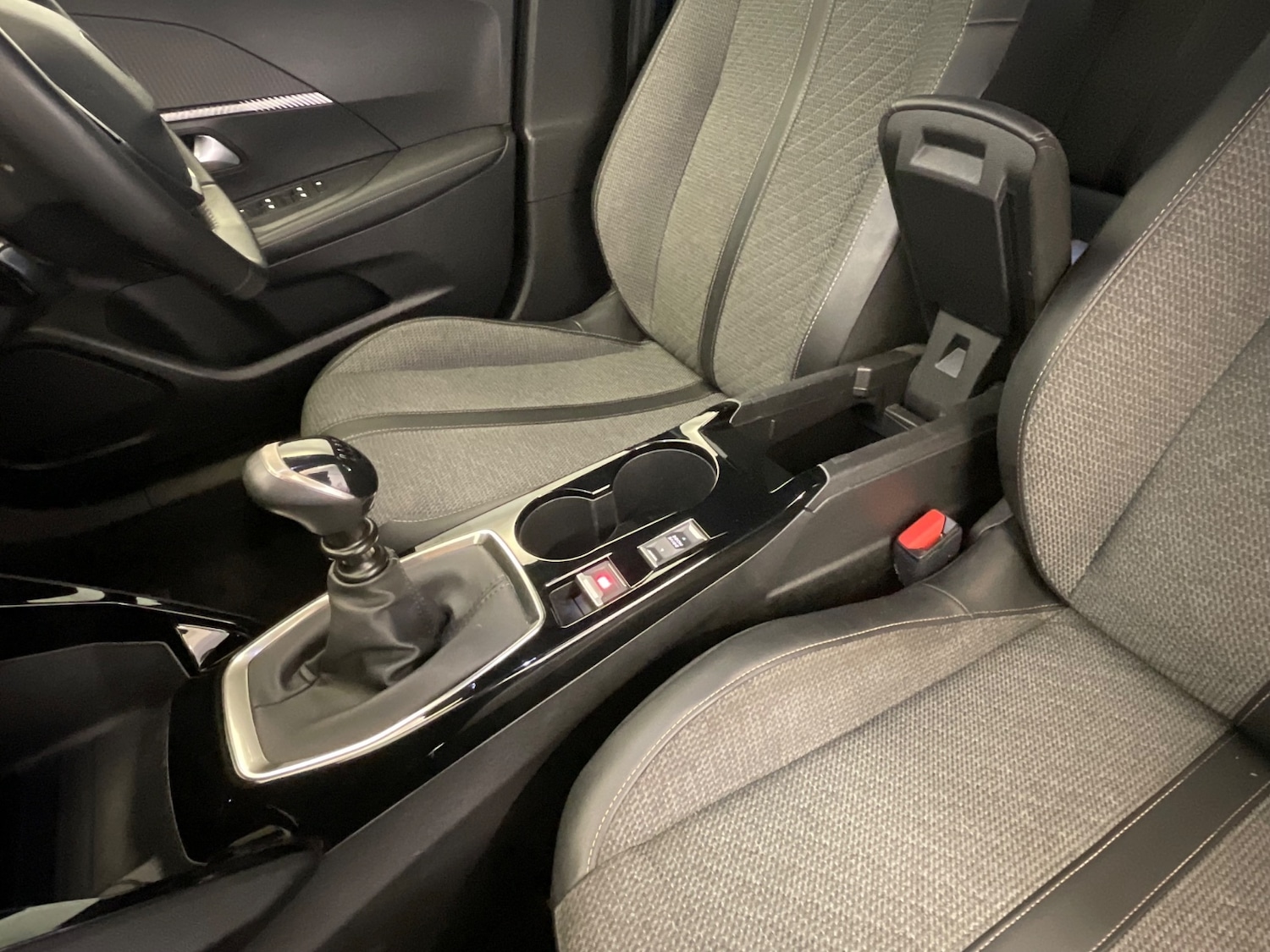 Used Peugeot 2008 2023 for sale - 76276634: Photo 36