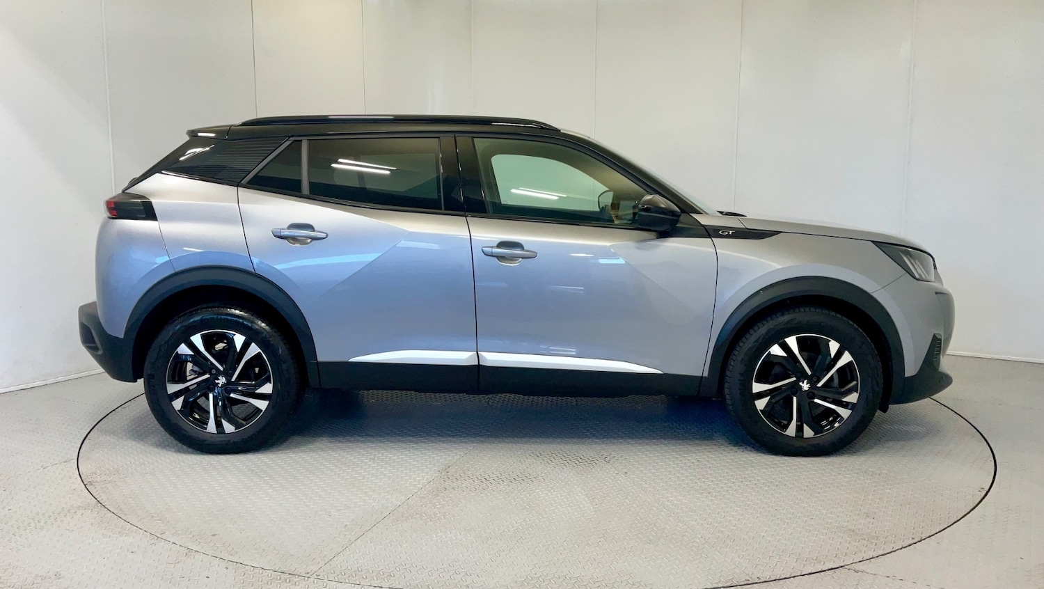 Used Peugeot 2008 2023 for sale - 76276776: Photo 4