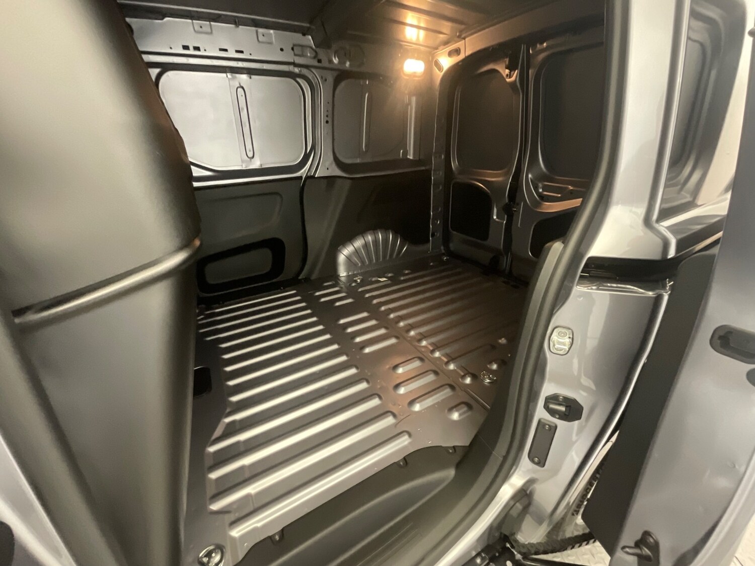 Used Peugeot Partner 2024 for sale - 76276862: Photo 38