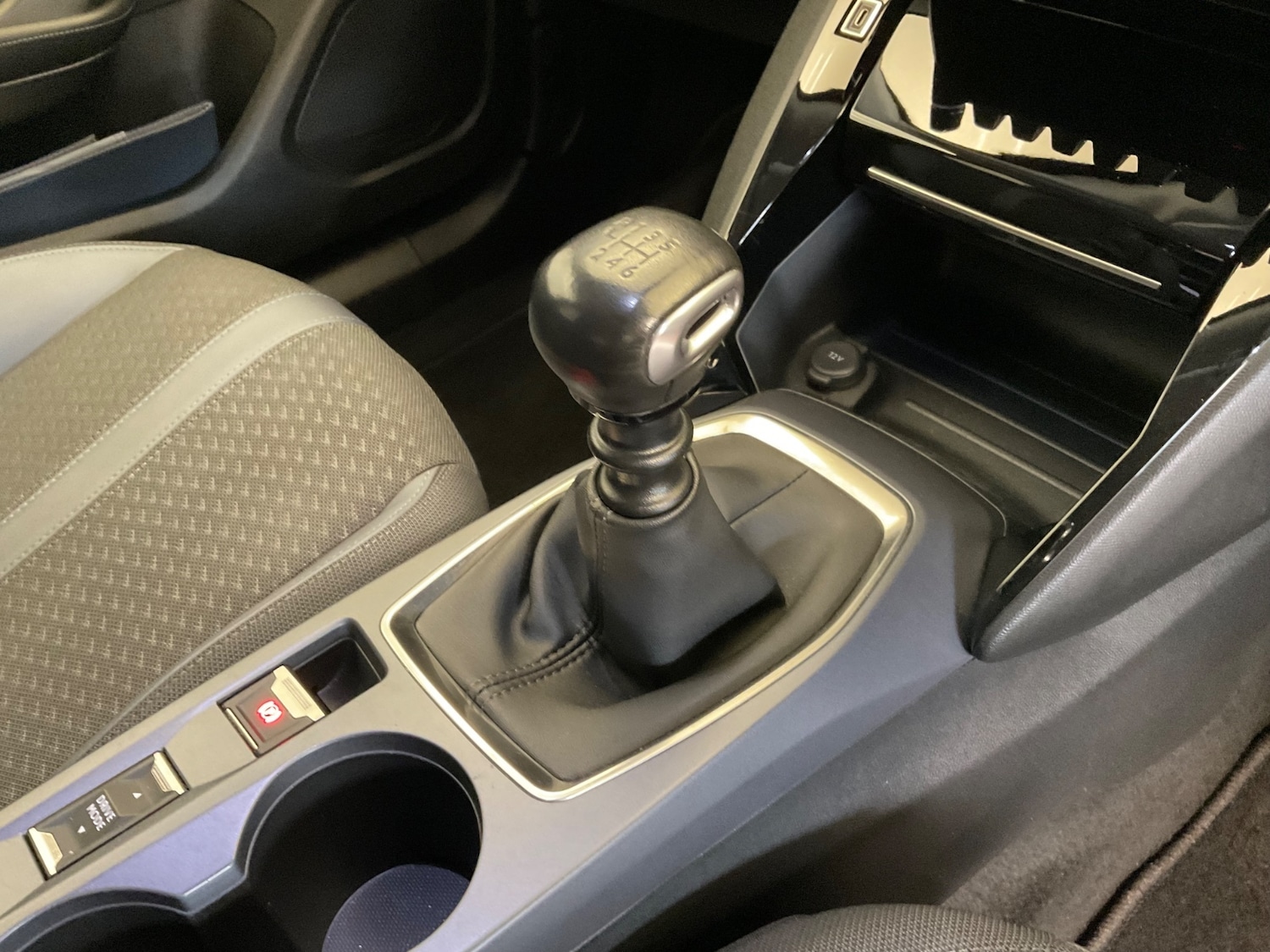 Used Peugeot 2008 2020 for sale - 76276321: Photo 11