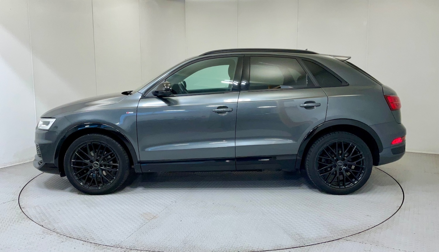 Used Audi Q3 2018 for sale - 76871311: Photo 19