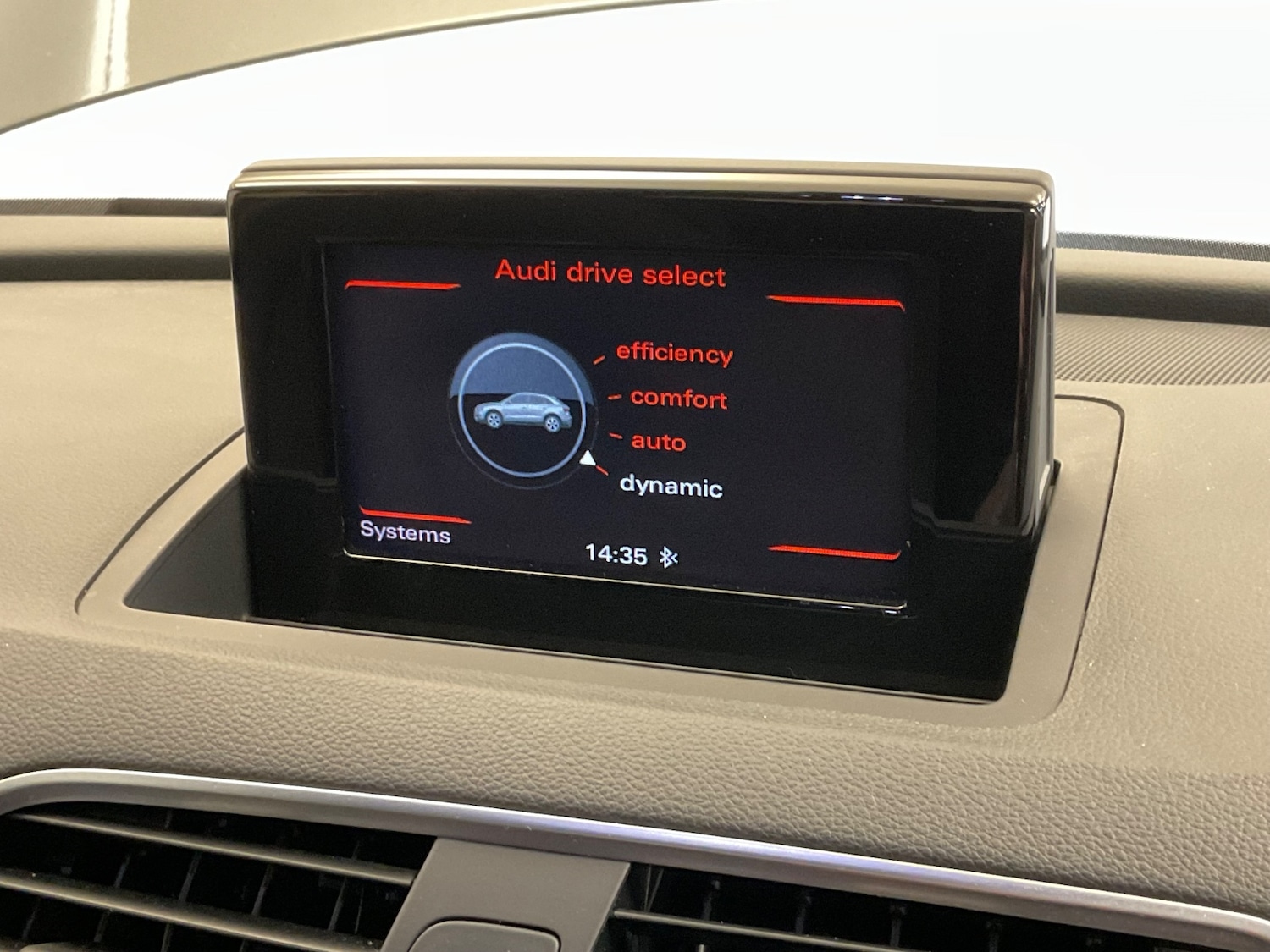 Used Audi Q3 2018 for sale - 76871311: Photo 26