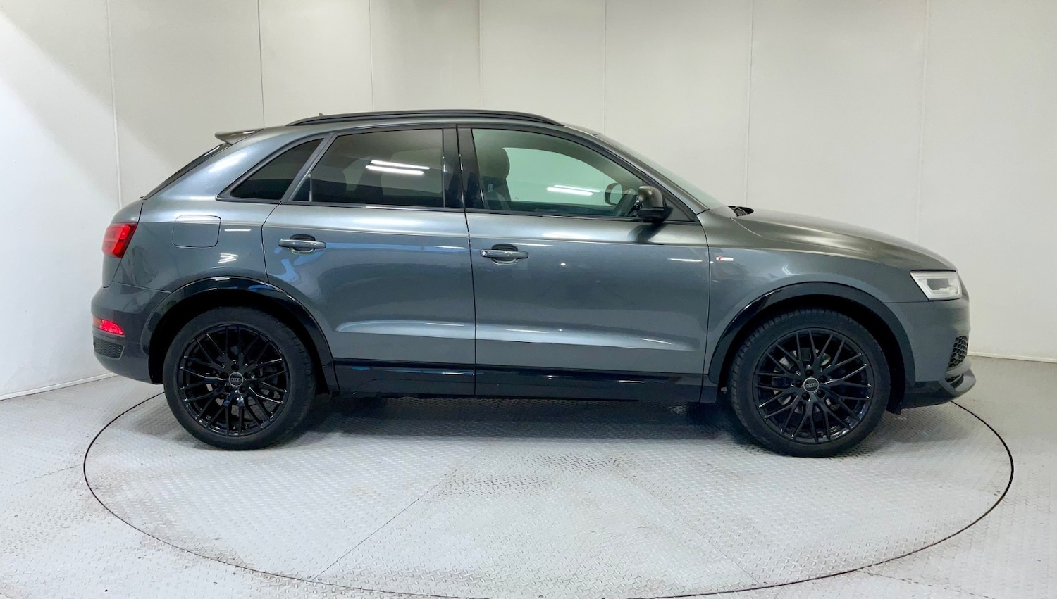 Used Audi Q3 2018 for sale - 76871311: Photo 4