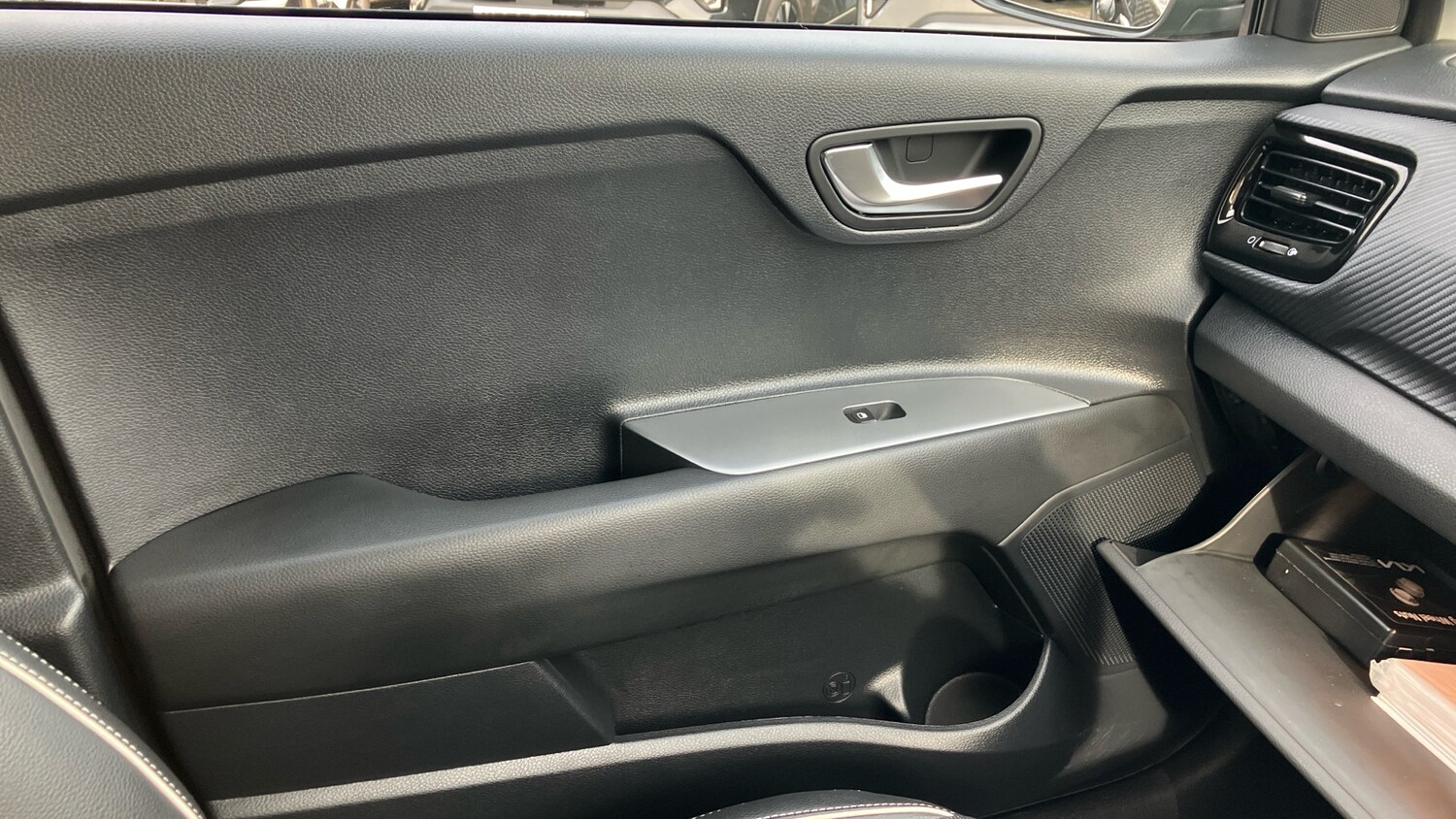 Used Kia Stonic 2025 for sale - 77831614: Photo 37