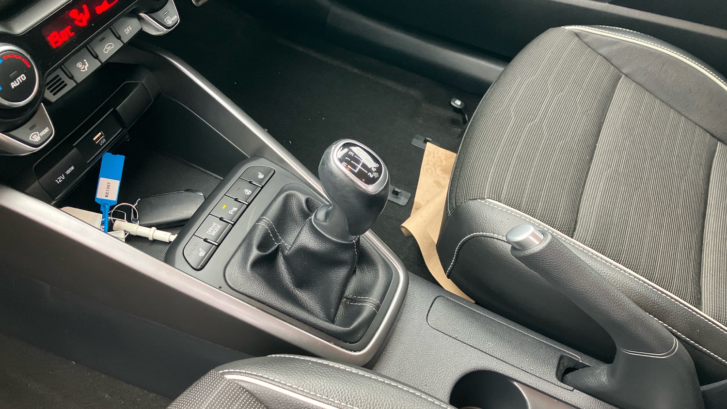 Used Kia Stonic 2023 for sale - 77803518: Photo 13