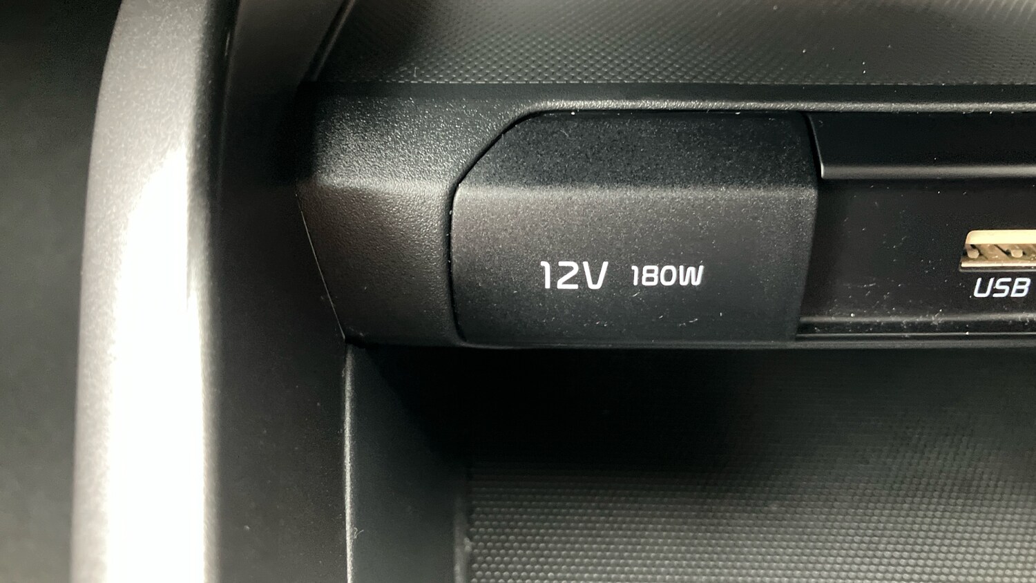 Used Kia Stonic 2023 for sale - 77803518: Photo 27