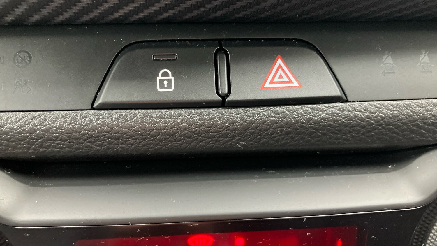 Used Kia Stonic 2023 for sale - 77803518: Photo 35