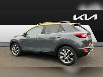 Used Kia Stonic 2023 for sale - 77420122: Photo