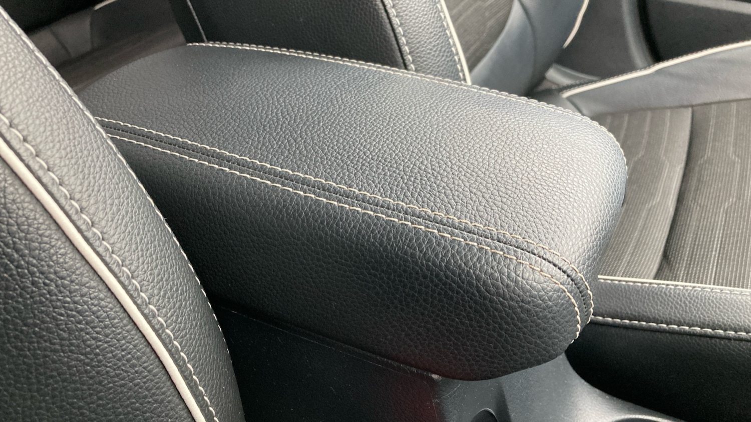 Used Kia Stonic 2023 for sale - 77409359: Photo 23