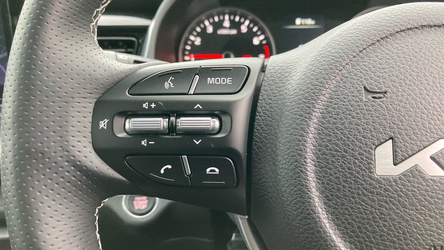 Used Kia Stonic 2023 for sale - 77409359: Photo 35