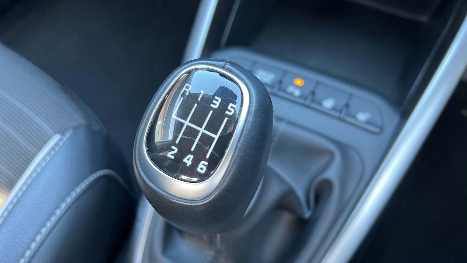 Used Kia Stonic 2023 for sale - 77409359: Photo 41