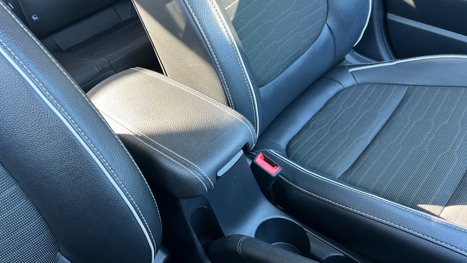 Used Kia Stonic 2023 for sale - 77409359: Photo 44