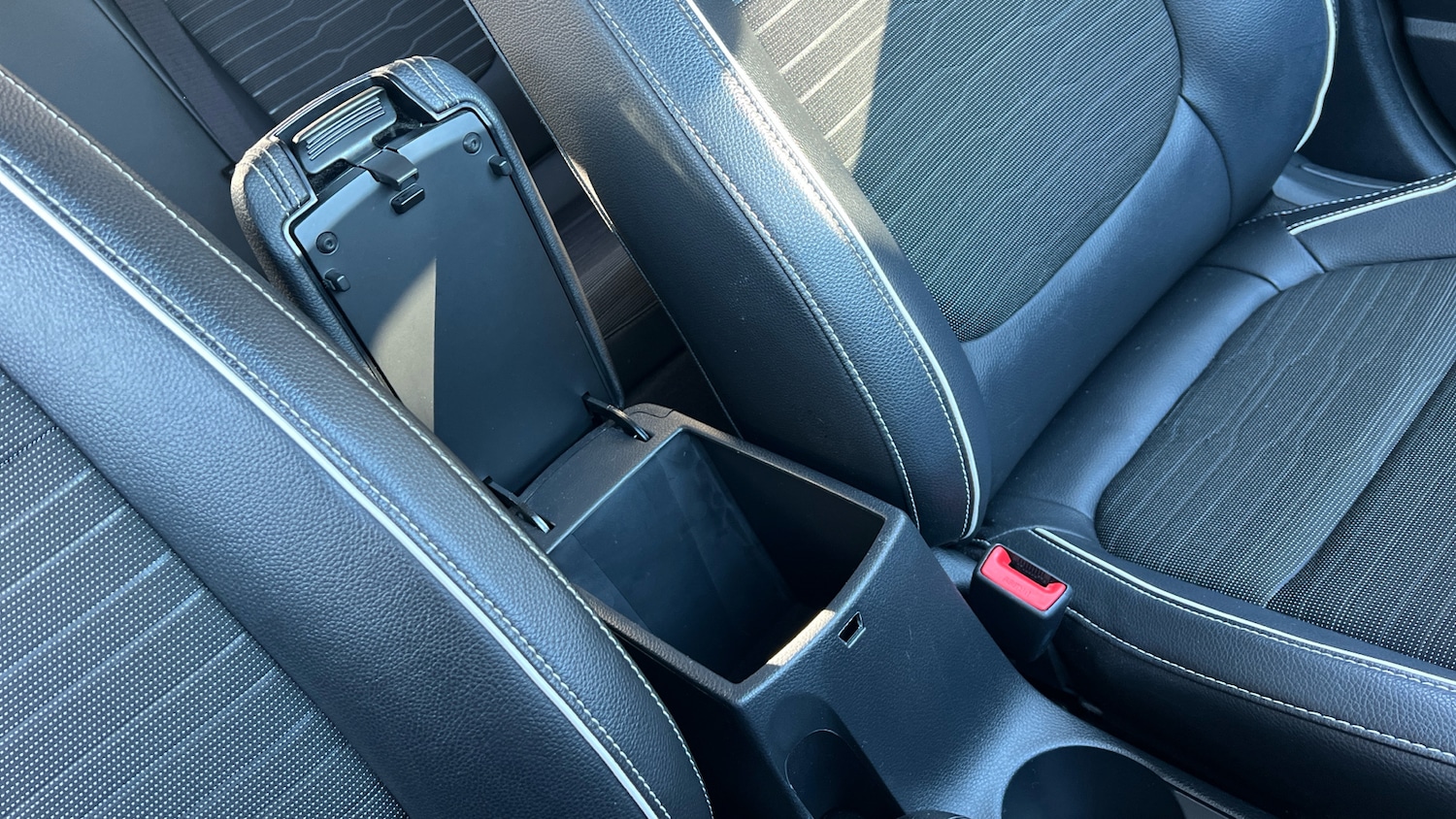 Used Kia Stonic 2023 for sale - 77409359: Photo 45