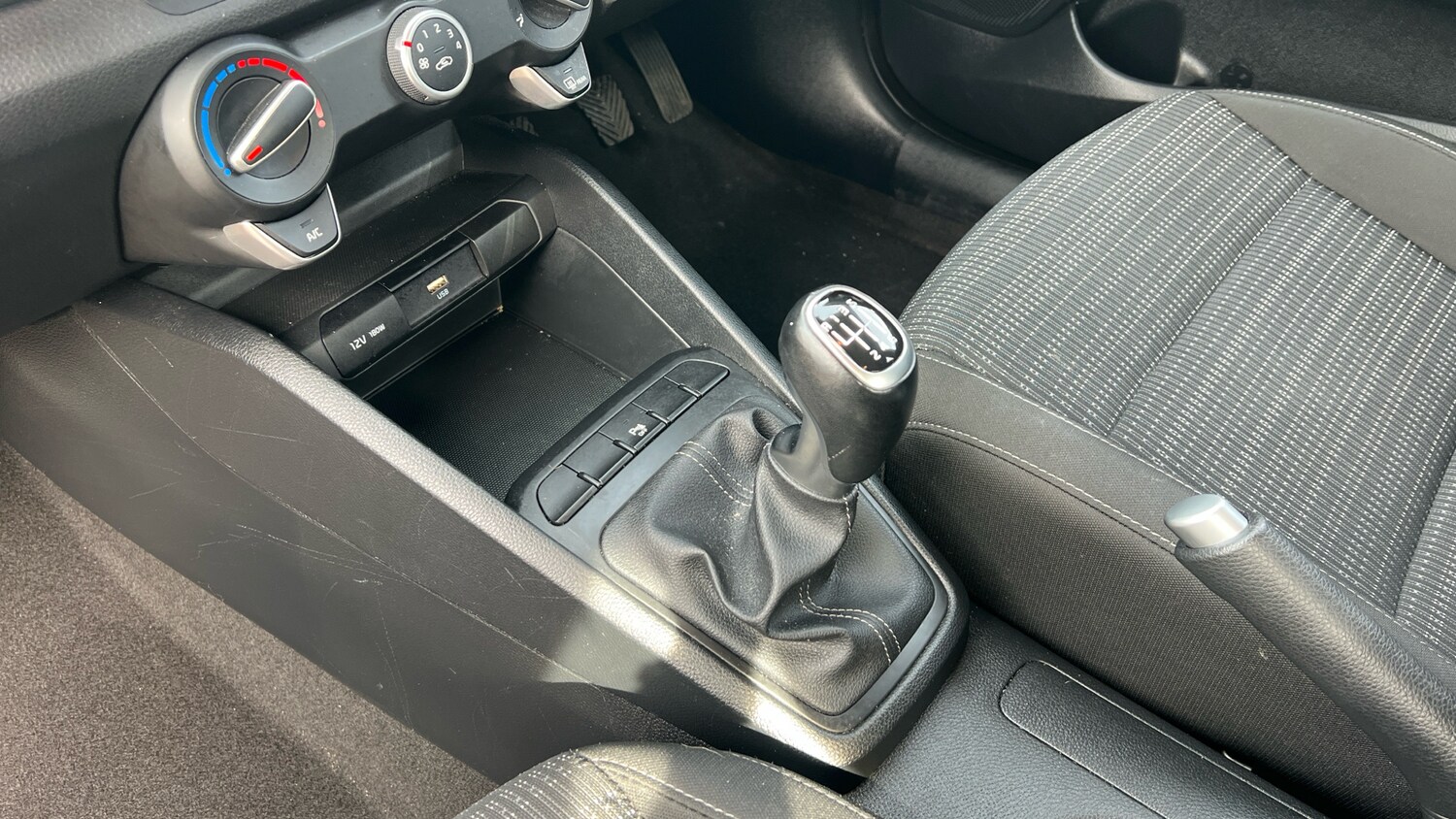 Used Kia Stonic 2023 for sale - 78210681: Photo 13