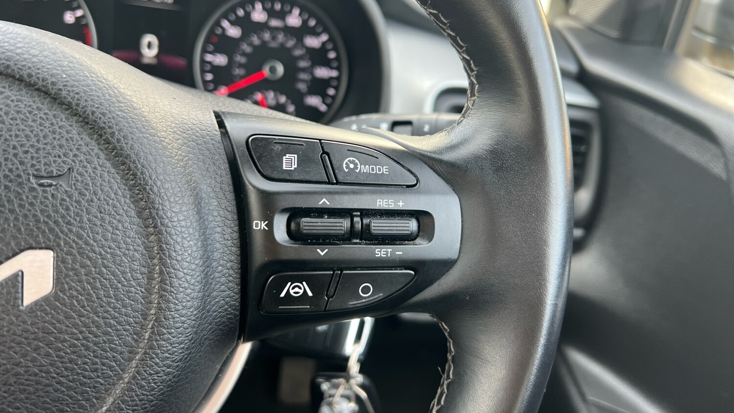 Used Kia Stonic 2023 for sale - 78210681: Photo 29