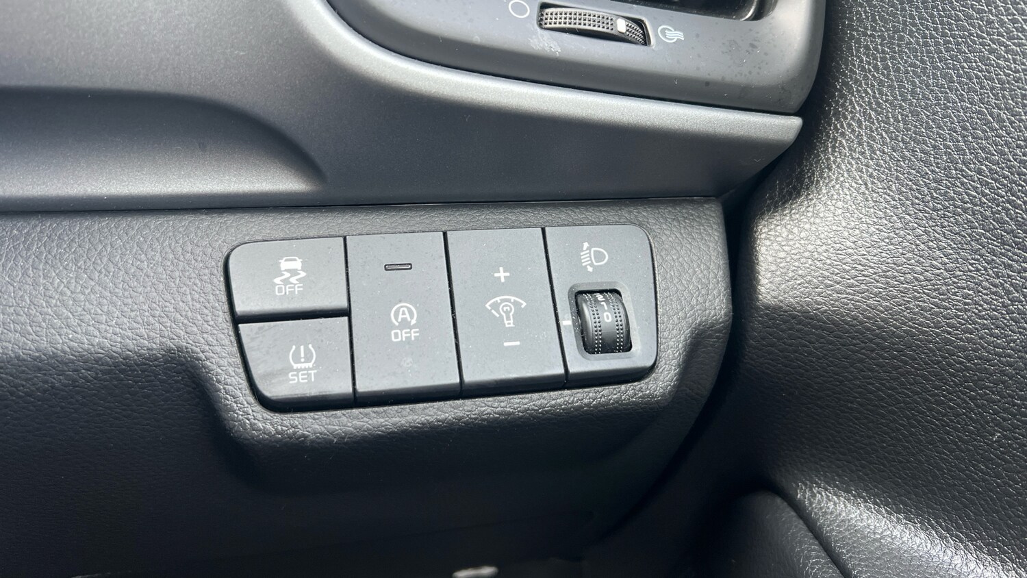 Used Kia Stonic 2023 for sale - 78210681: Photo 32