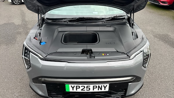 Used Kia EV3 2025 for sale - 76143097: Photo 8