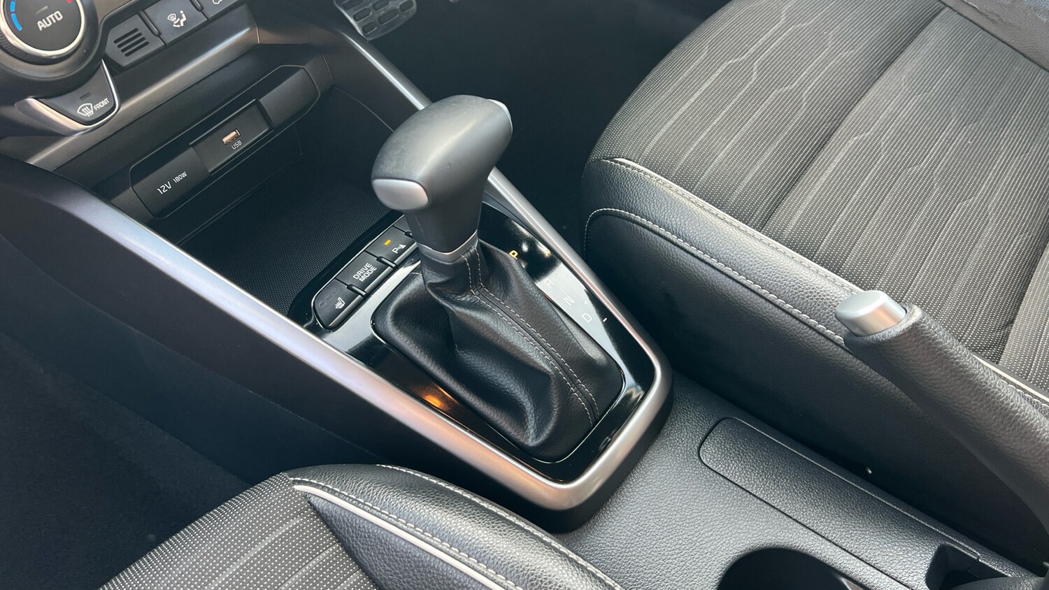 Used Kia Stonic 2024 for sale - 77883769: Photo 13