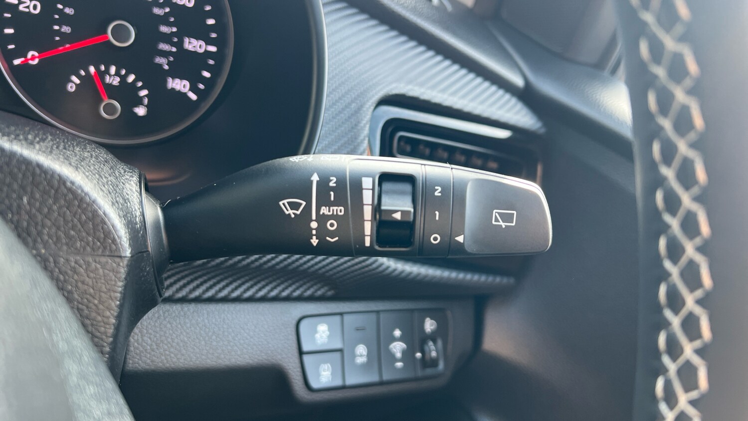 Used Kia Stonic 2024 for sale - 77883769: Photo 31