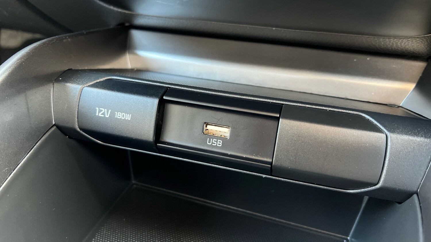 Used Kia Stonic 2024 for sale - 77883769: Photo 38