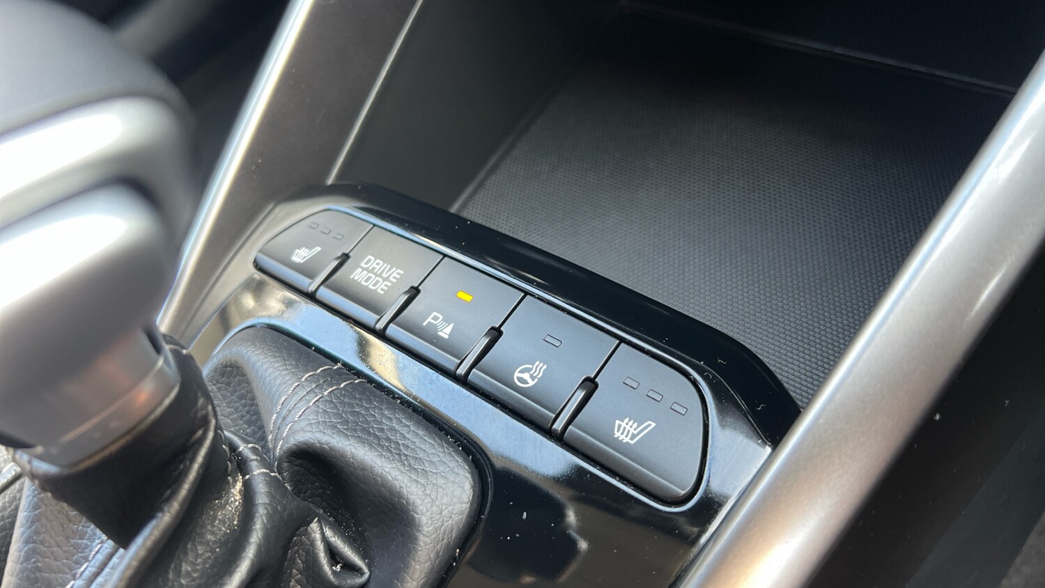 Used Kia Stonic 2024 for sale - 77883769: Photo 40