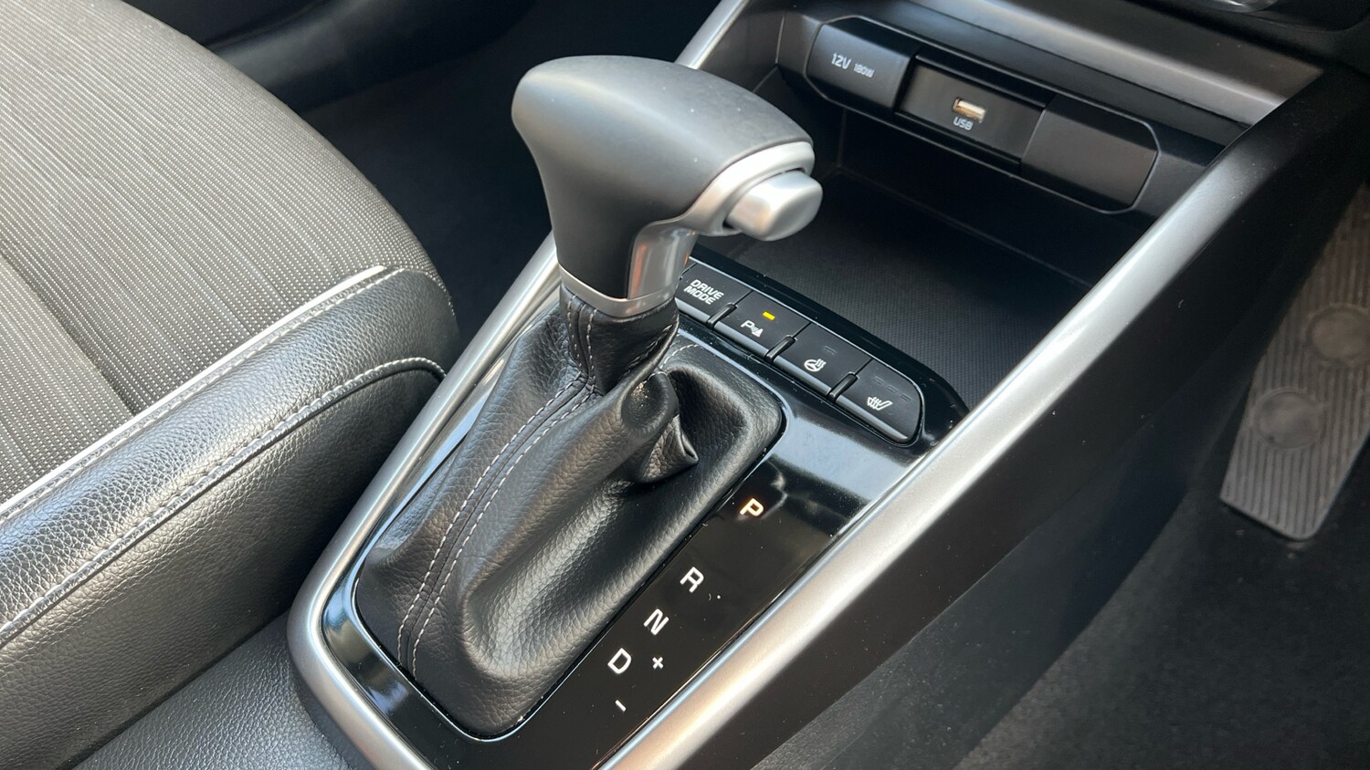 Used Kia Stonic 2024 for sale - 77883769: Photo 41