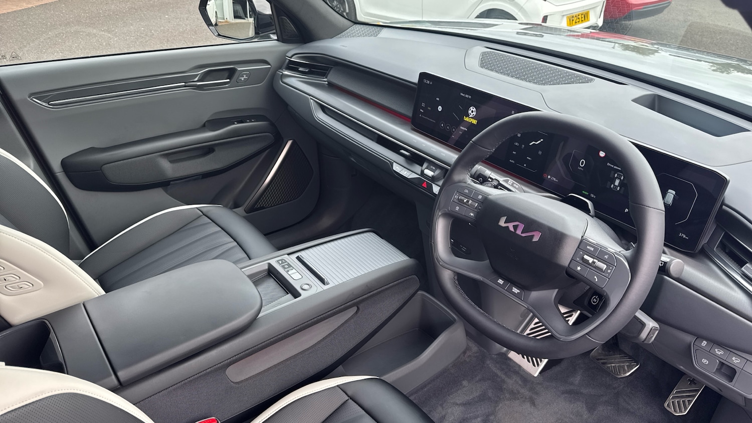 Used Kia EV9 2025 for sale - 77326005: Photo 11