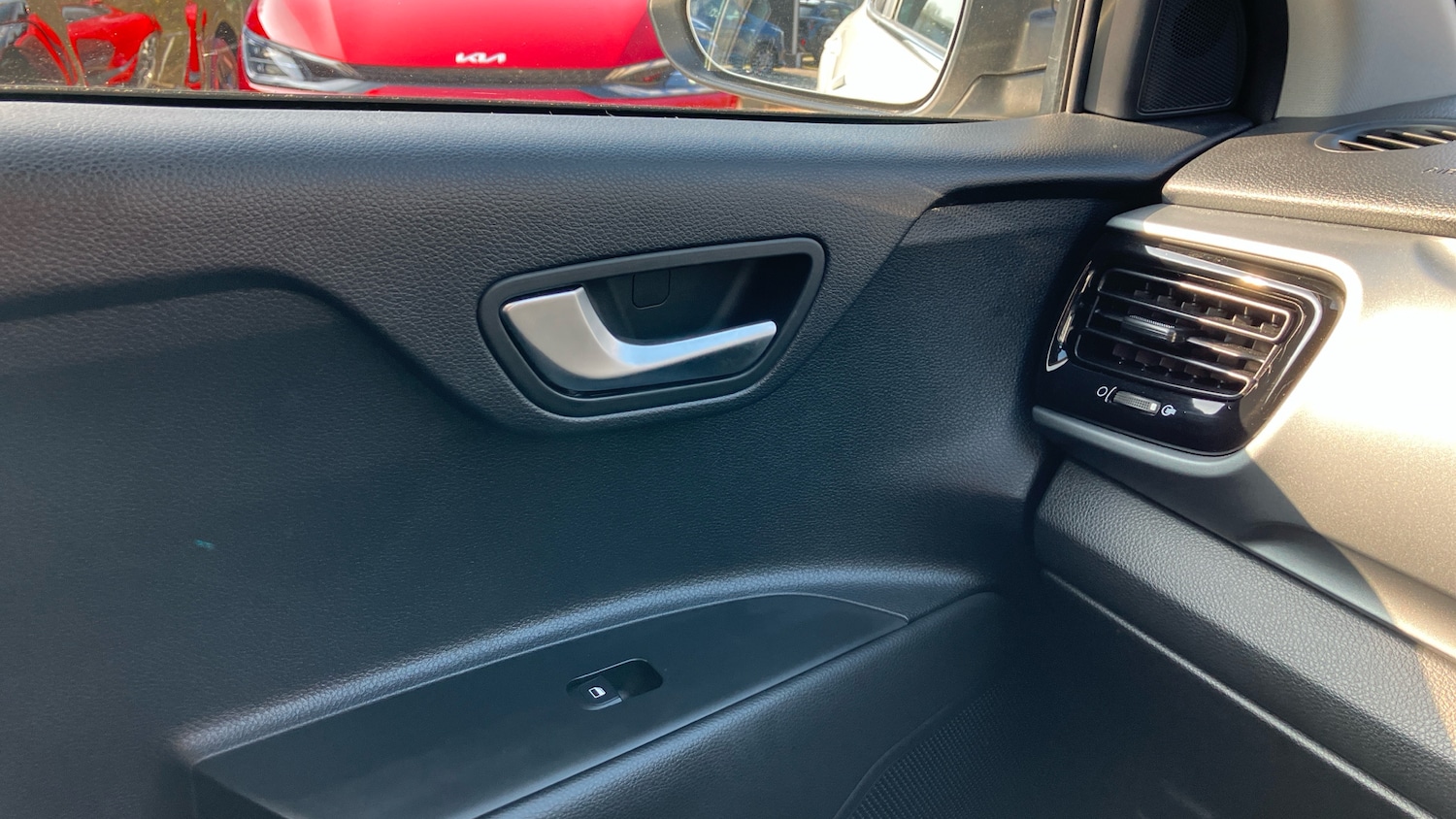 Used Kia Stonic 2023 for sale - 78000828: Photo 25