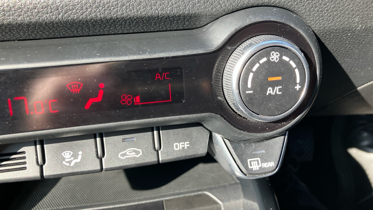 Used Kia Stonic 2023 for sale - 78000828: Photo 33