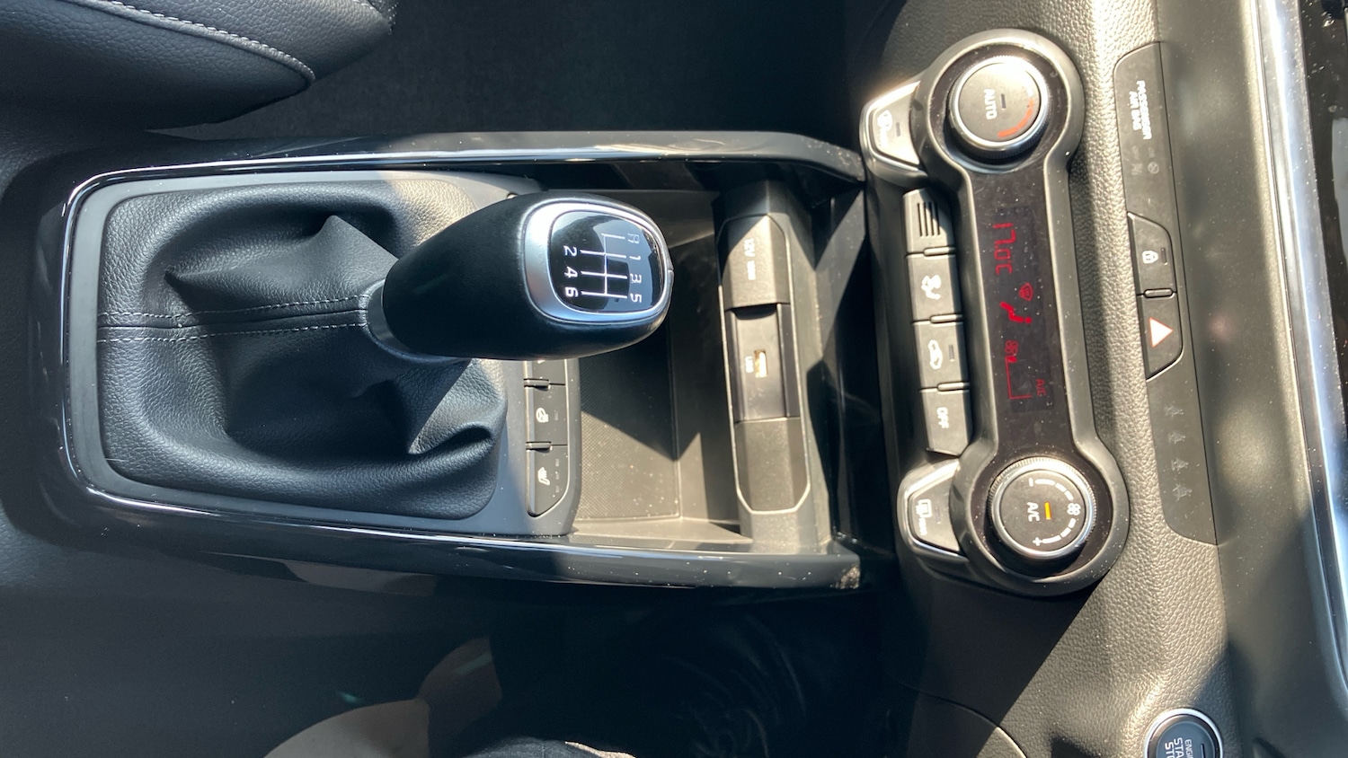 Used Kia Stonic 2023 for sale - 78000828: Photo 40