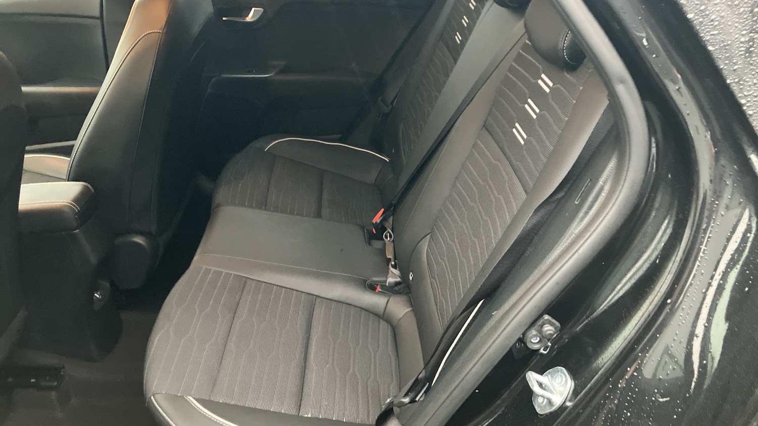 Used Kia Stonic 2024 for sale - 77528045: Photo 16