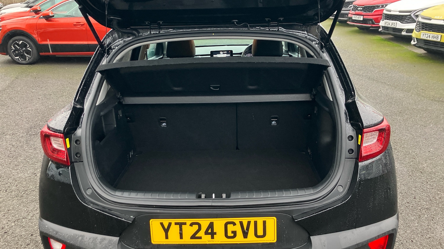 Used Kia Stonic 2024 for sale - 77528045: Photo 4