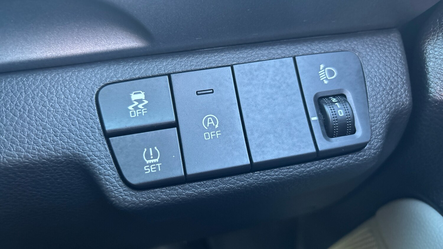 Used Kia Stonic 2024 for sale - 76737924: Photo 22