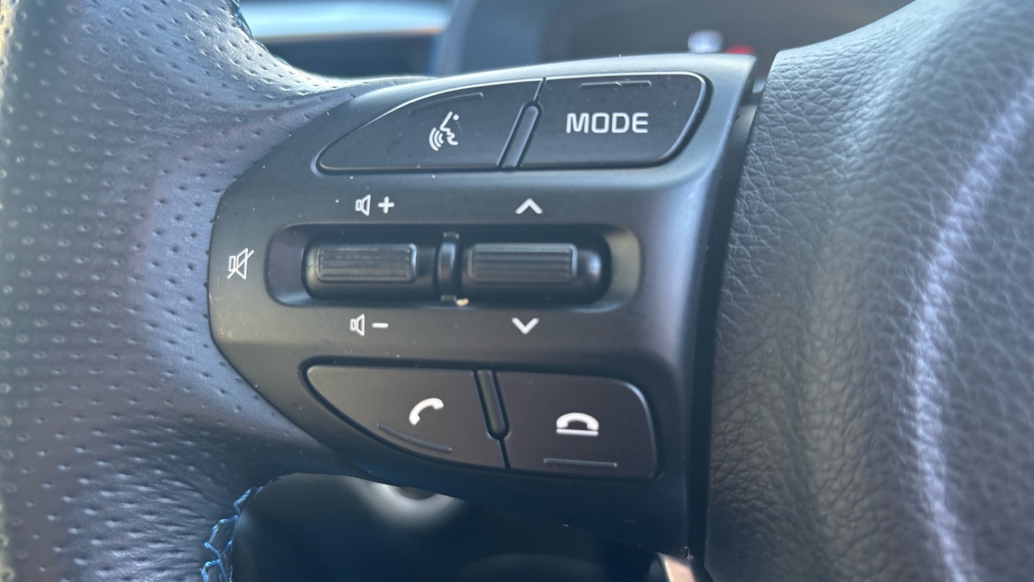 Used Kia Stonic 2024 for sale - 76737924: Photo 24