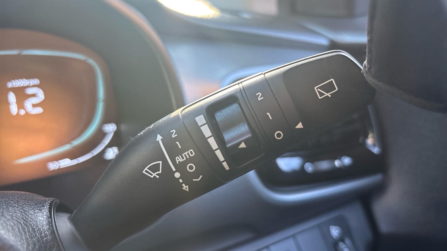 Used Kia Stonic 2024 for sale - 76737924: Photo 25