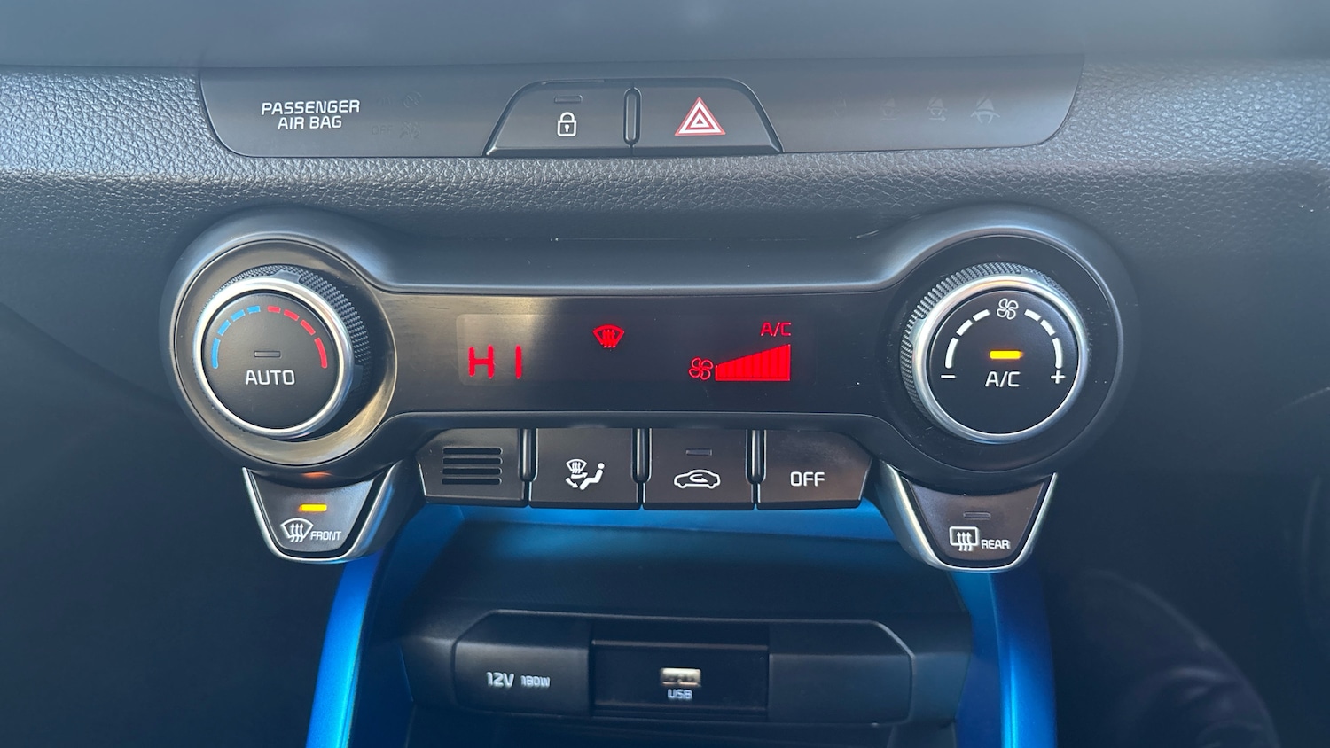 Used Kia Stonic 2024 for sale - 76737924: Photo 28