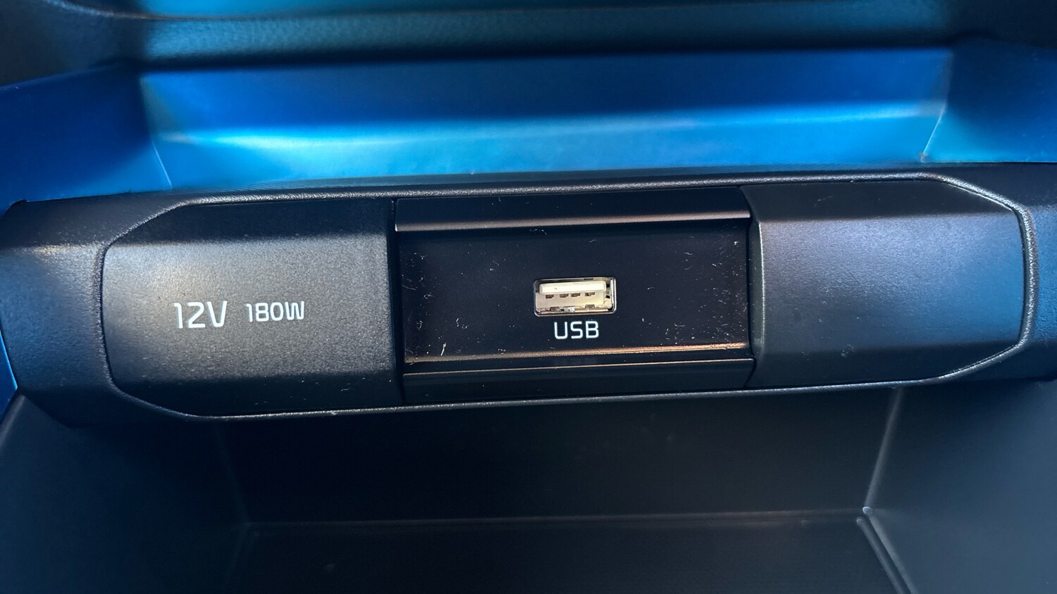 Used Kia Stonic 2024 for sale - 76737924: Photo 30