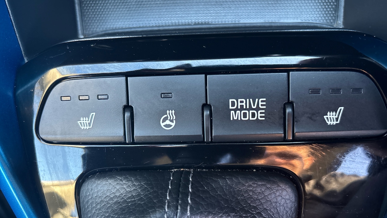 Used Kia Stonic 2024 for sale - 76737924: Photo 32