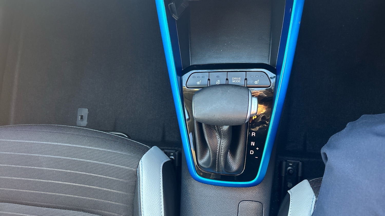 Used Kia Stonic 2024 for sale - 76737924: Photo 33