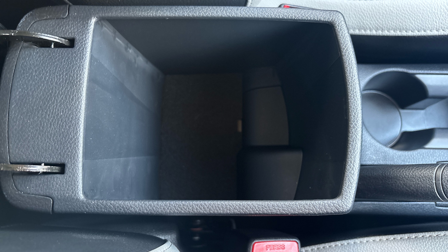 Used Kia Stonic 2024 for sale - 76737924: Photo 36