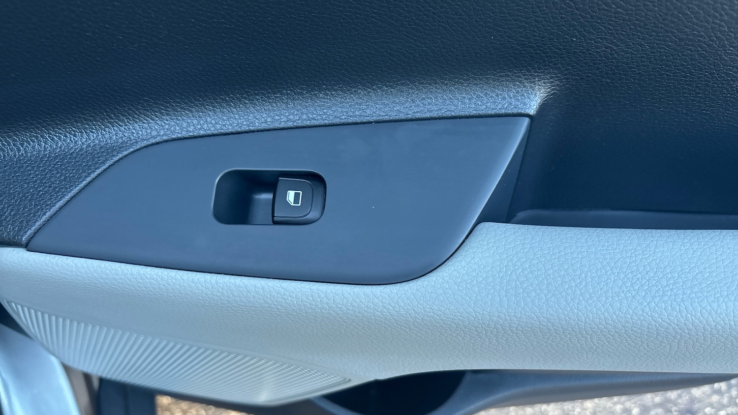 Used Kia Stonic 2024 for sale - 76737924: Photo 41