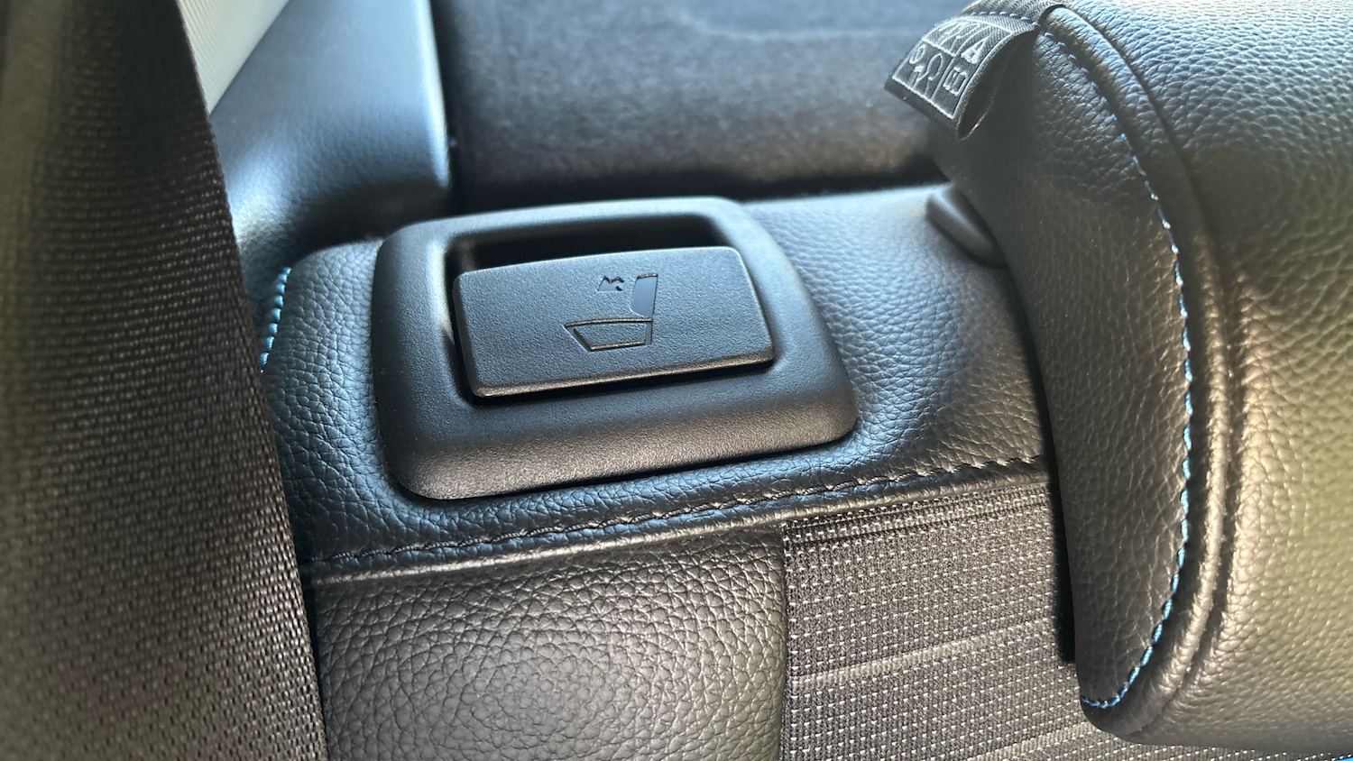 Used Kia Stonic 2024 for sale - 76737924: Photo 43