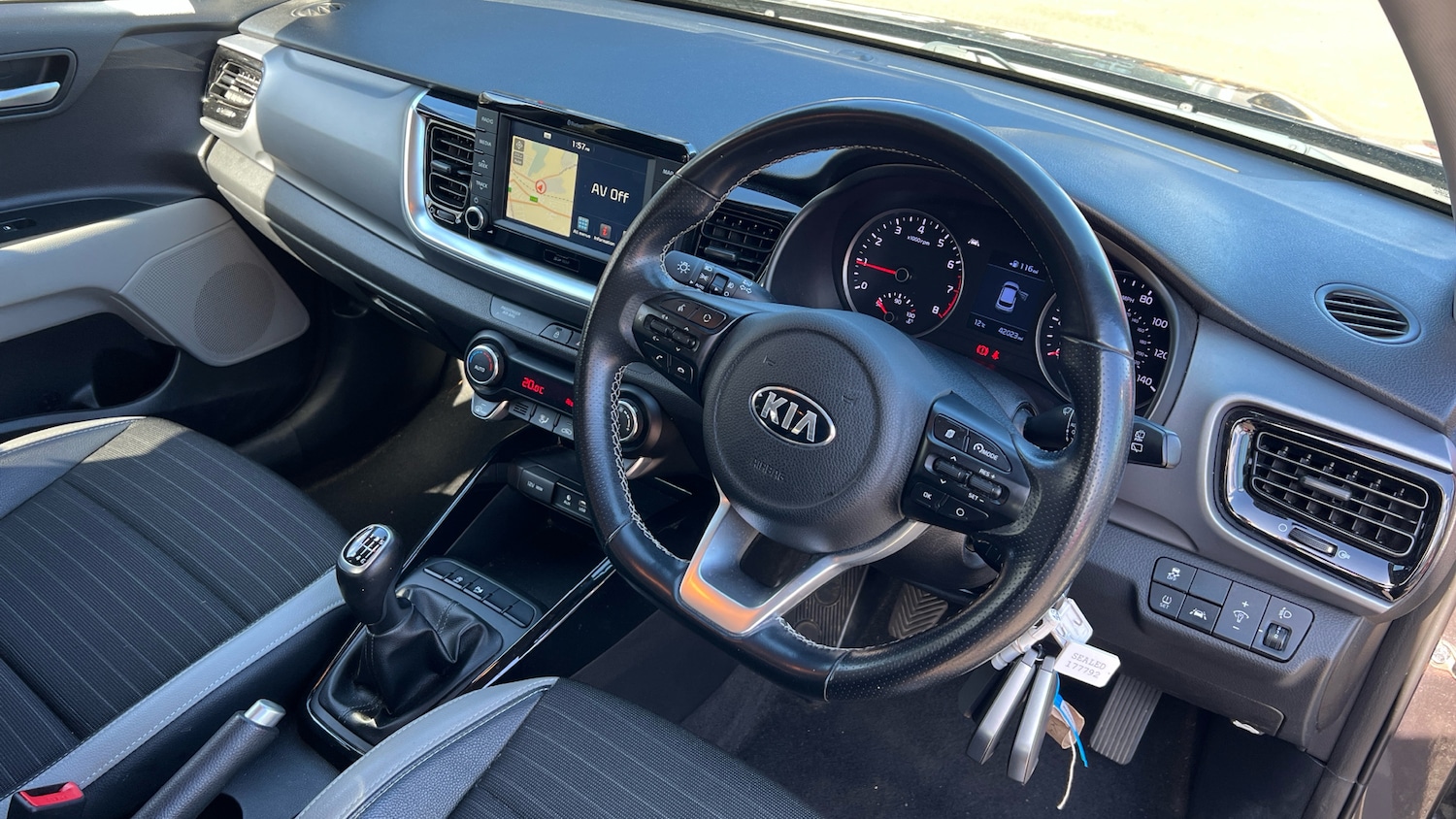 Used Kia Stonic 2019 for sale - 78131345: Photo 11