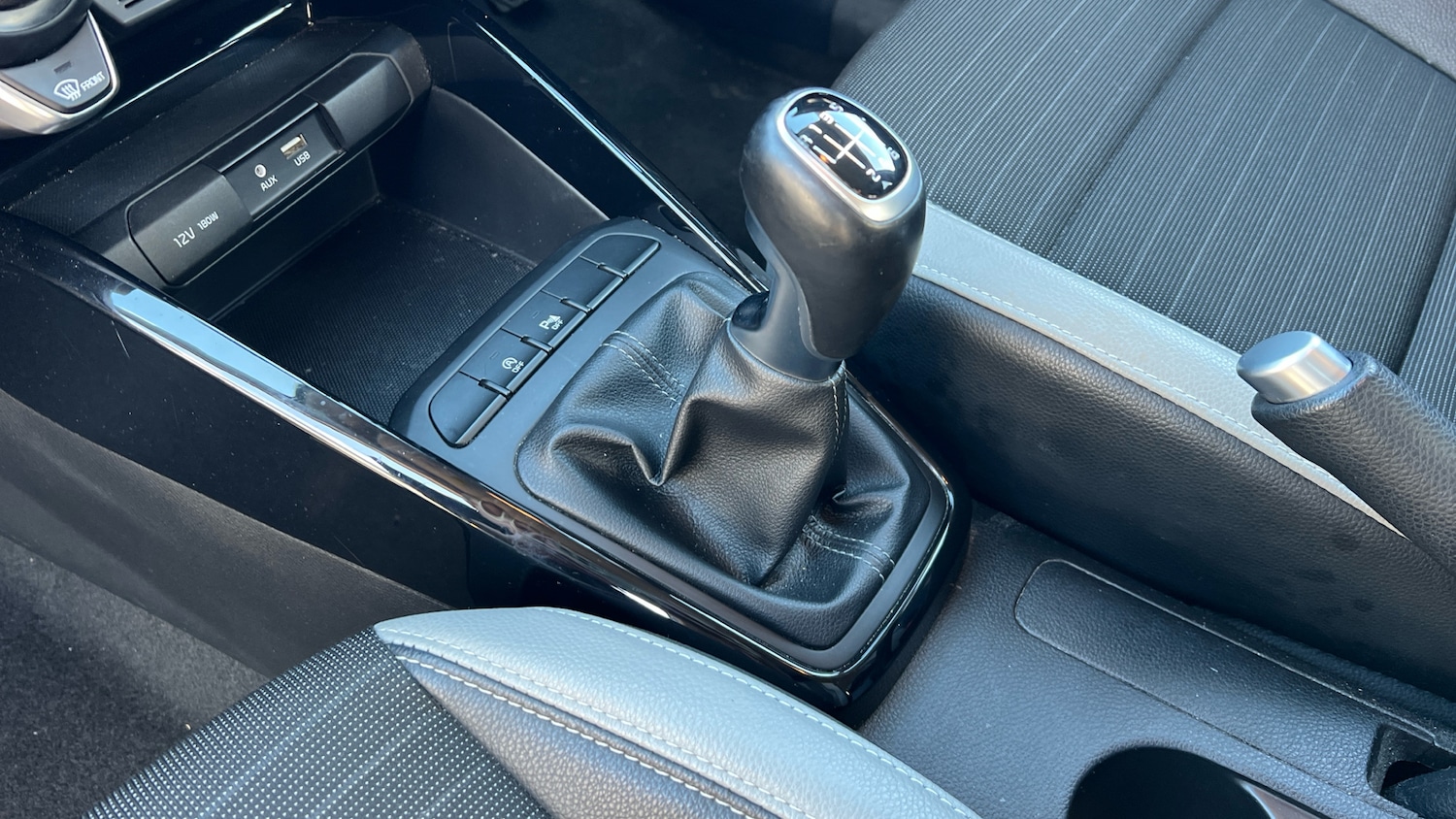 Used Kia Stonic 2019 for sale - 78131345: Photo 13