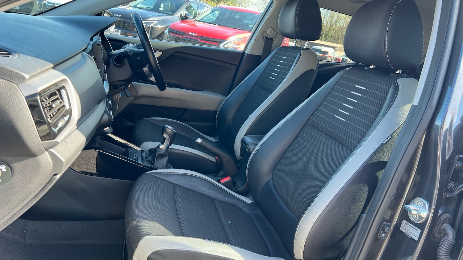 Used Kia Stonic 2019 for sale - 78131345: Photo 21