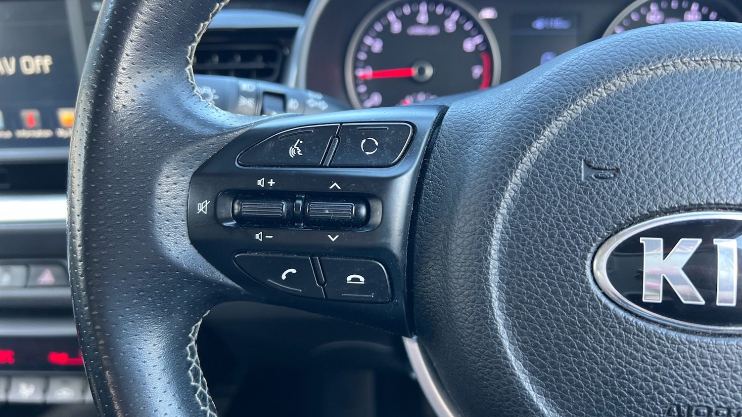 Used Kia Stonic 2019 for sale - 78131345: Photo 26