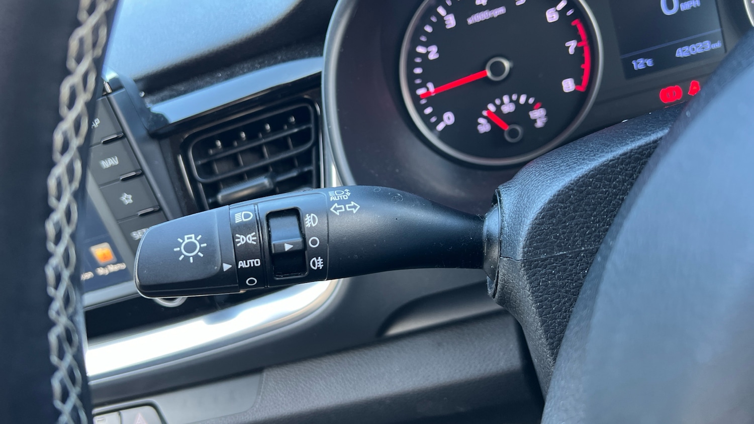 Used Kia Stonic 2019 for sale - 78131345: Photo 28