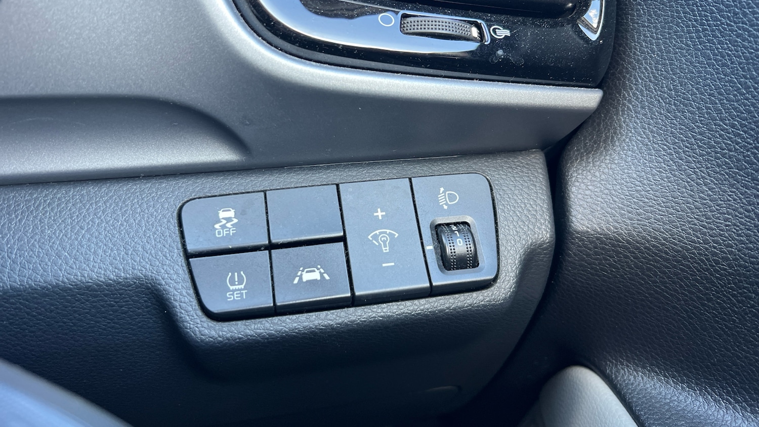 Used Kia Stonic 2019 for sale - 78131345: Photo 30