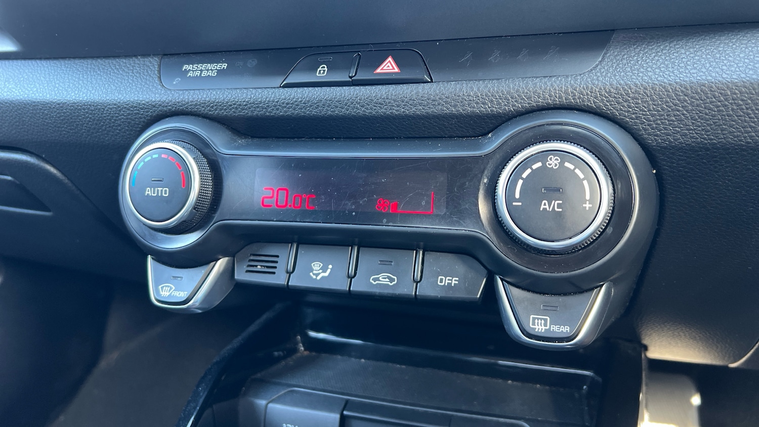 Used Kia Stonic 2019 for sale - 78131345: Photo 35